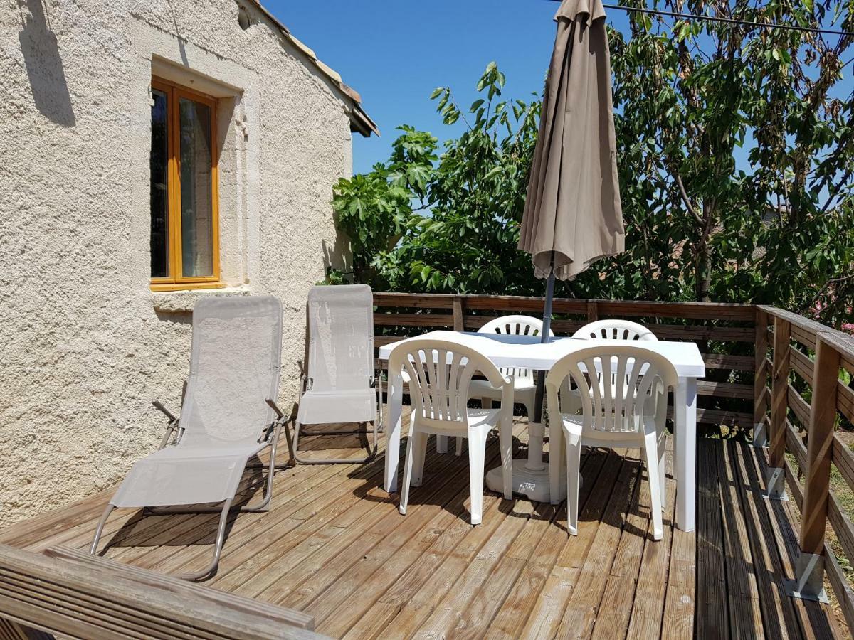 Chemin De La Carquette Apartment Meynes Exterior photo
