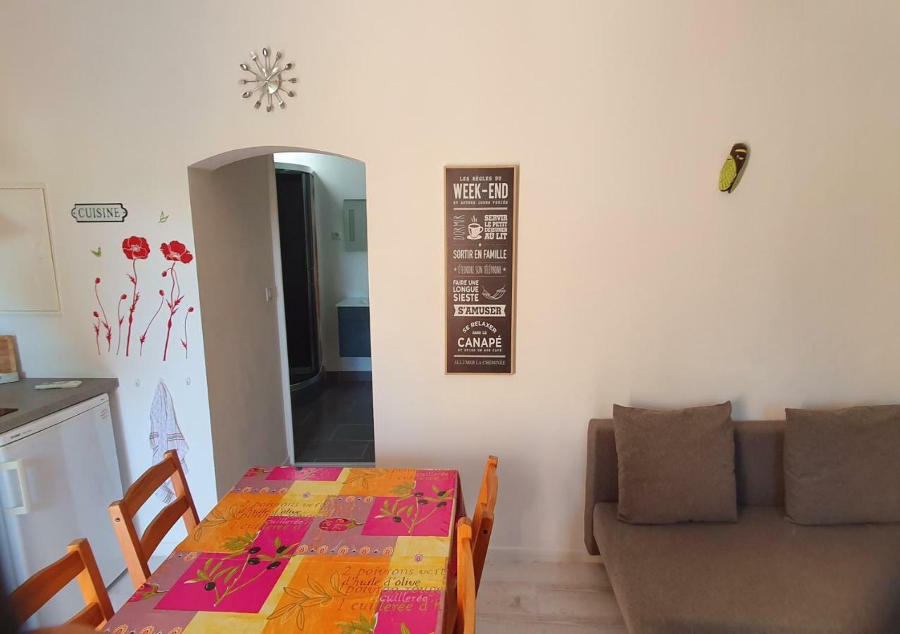 Chemin De La Carquette Apartment Meynes Exterior photo