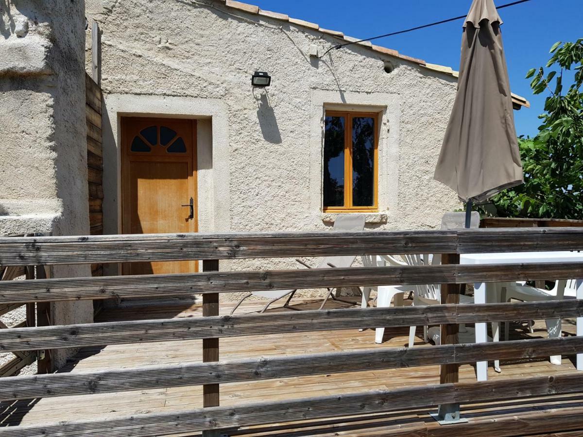 Chemin De La Carquette Apartment Meynes Exterior photo